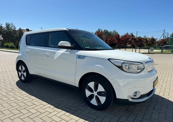 Kia Soul cena 59800 przebieg: 51042, rok produkcji 2017 z Bobolice małe 781